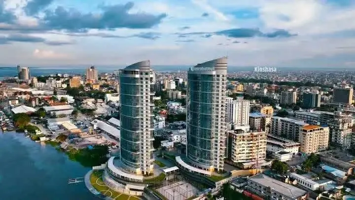 Kinshasa — Skyline sur le fleuve Congo